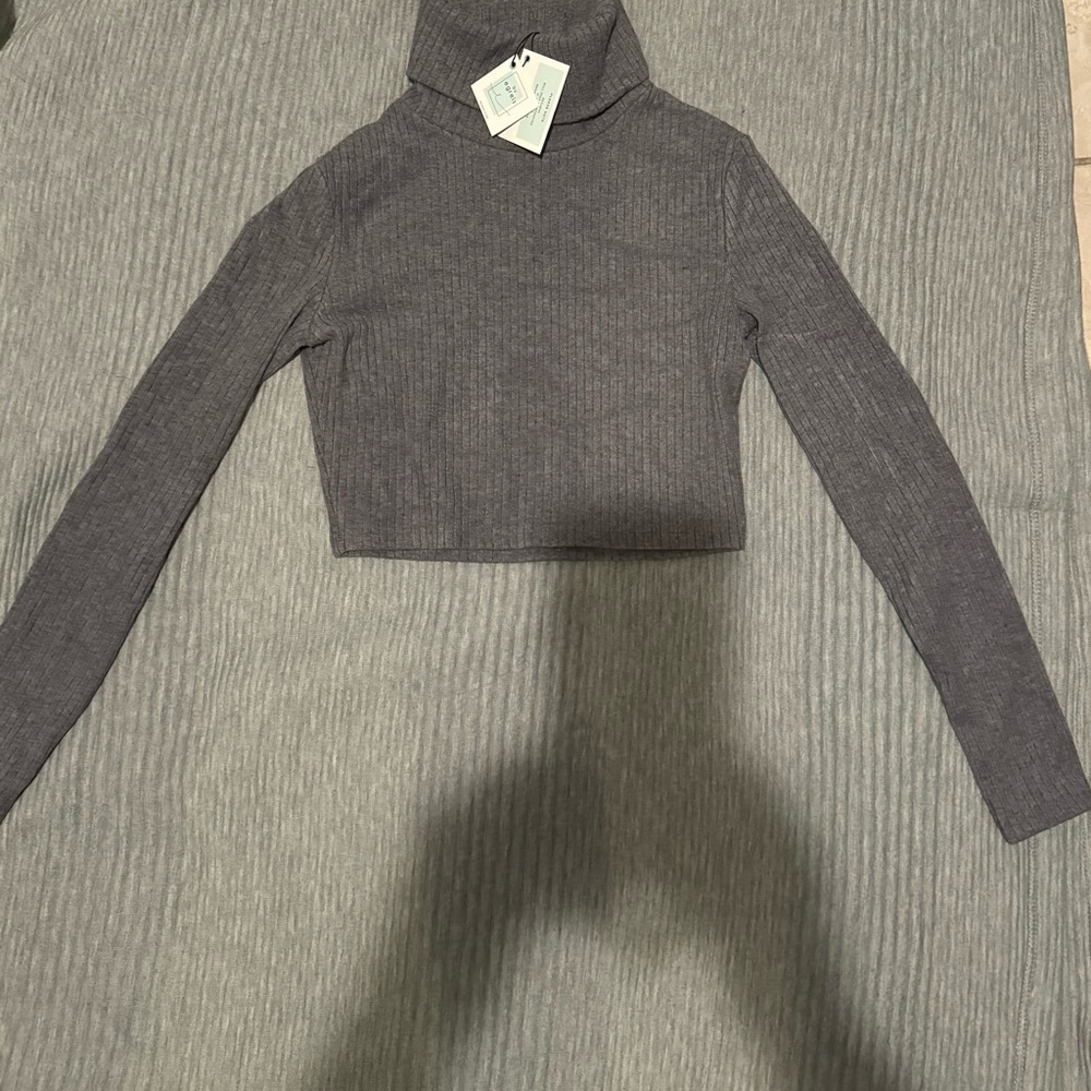 By Egreis Crop Top Turtle Neck shirt size S